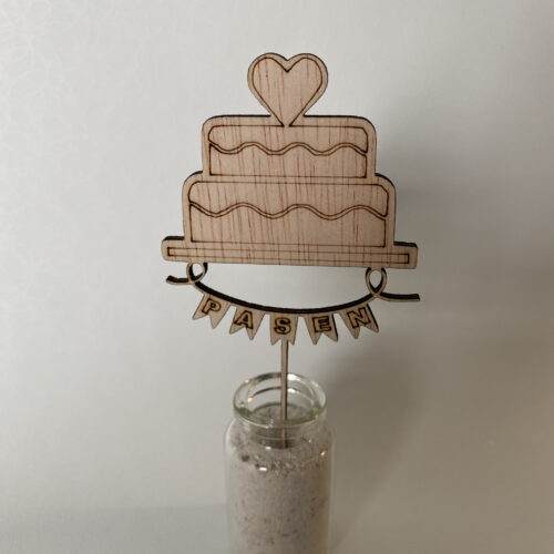 cupcake steker / taartpunt steker "taart met hart"