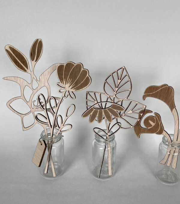 SET-bloemen-lely-klaproos-margriet-kalla-bladeren-label-3Svaasjes-hout-acvdesign SET-bloemen-lely-klaproos-margriet-kalla-bladeren-label-3Svaasjes-hout-acvdesign